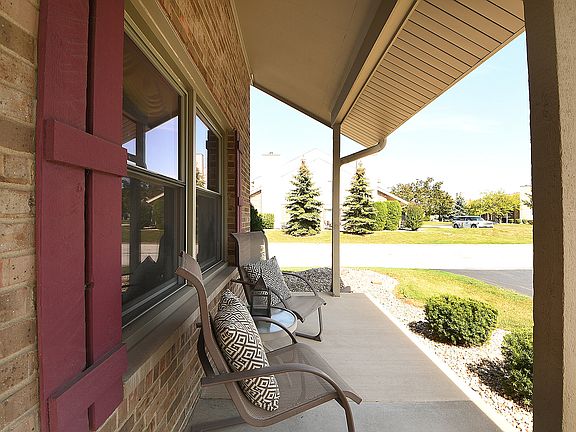 4th image of 9311 Waterford Ln #D-5