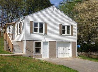 817 Sewanee St, Harriman, TN 37748