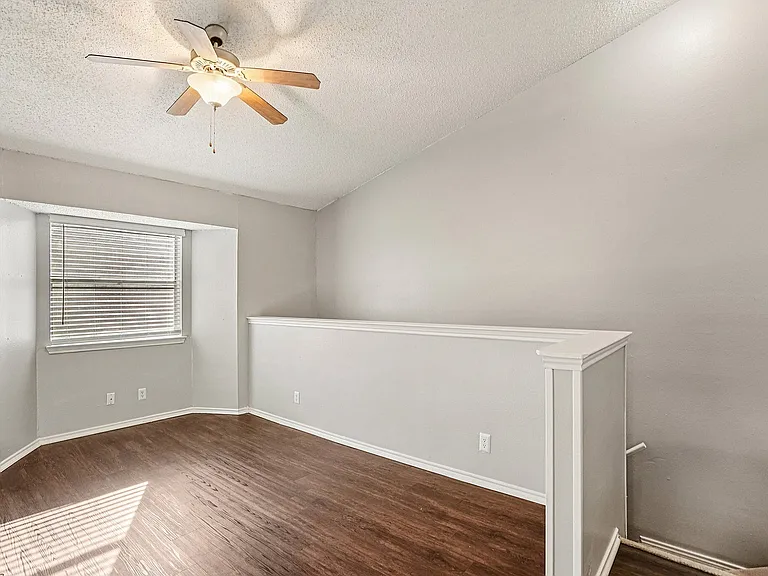 Studio/loft bedroom