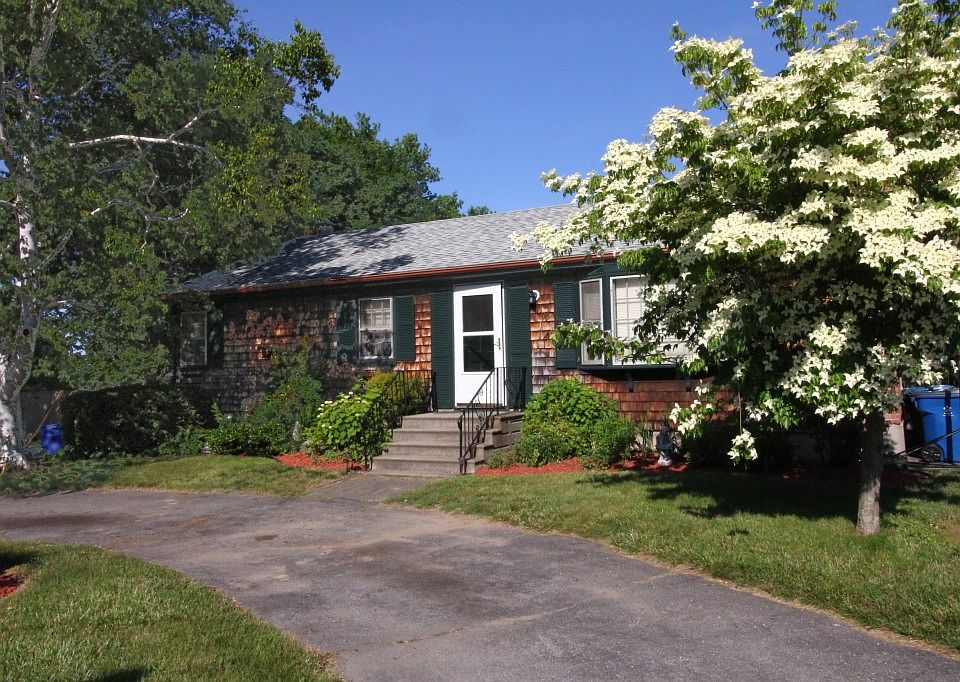 95 Valhalla Dr, Portsmouth, RI 02871 Zillow