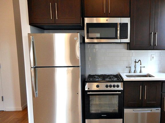 5th image of 181 Macdougal St APT 03L