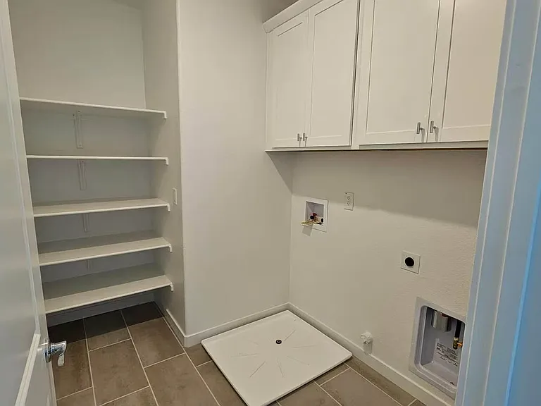 8141 Arrowfield Way — Photo 21