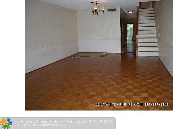 3rd image of 2915 NE 60th St
