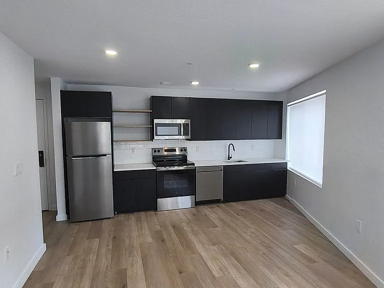 486 Market St — Photo 17