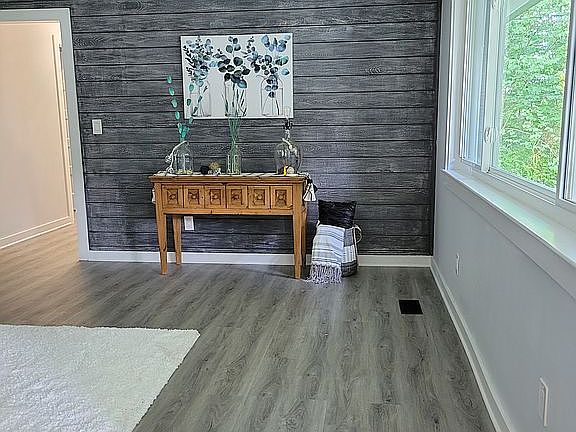 2nd image of 2830 McDaris Cir SE