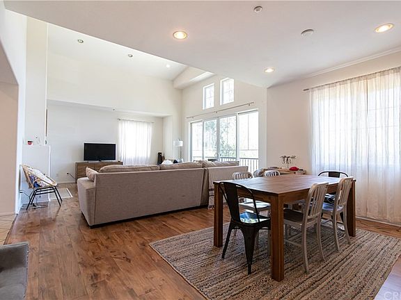 5th image of 5702 Como Cir