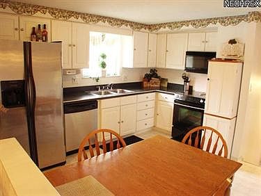 3rd image of 496 Saint Lawrence Blvd