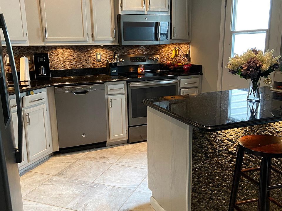 1st image of 330 Althea Ct