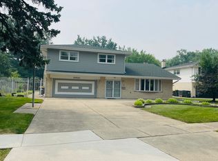 15W563 Diversey Ave, Elmhurst, IL 60126