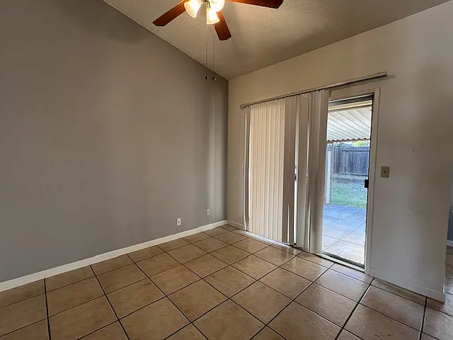 8189 Hemingway Dr — Photo 3