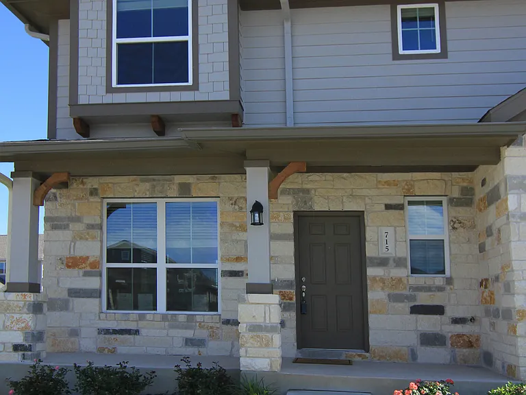 729 Coconut Grv — Photo 2