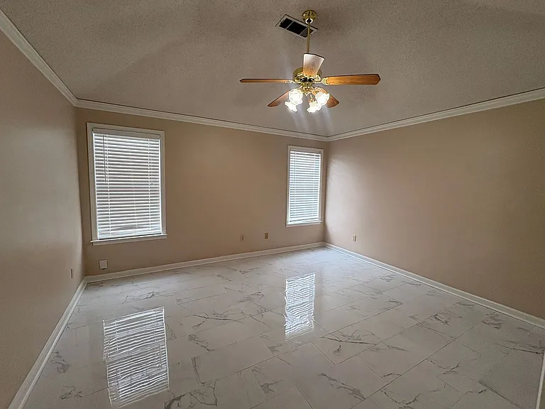 390 N Ericson Rd — Photo 10