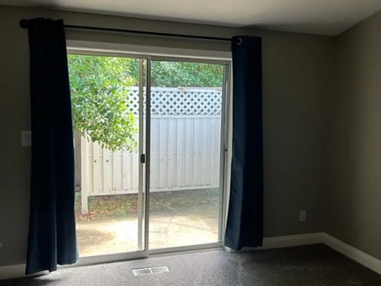 1364 Brook Ct — Photo 22