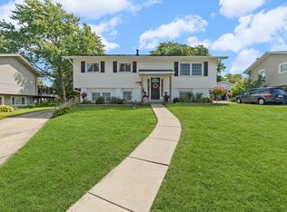 1345 Jefferson Rd, Hoffman Estates, IL 60169