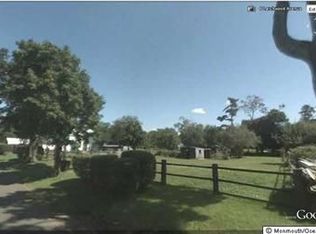 71 Larchwood Ave, Oakhurst, NJ