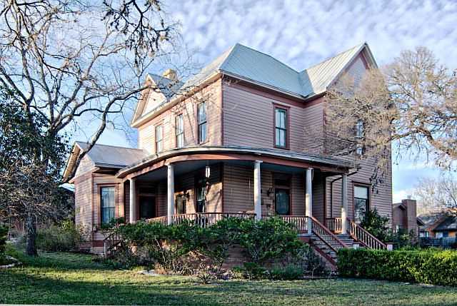1st image of 546 Lindsey St