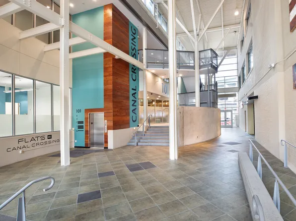 The Flats at Canal Crossing