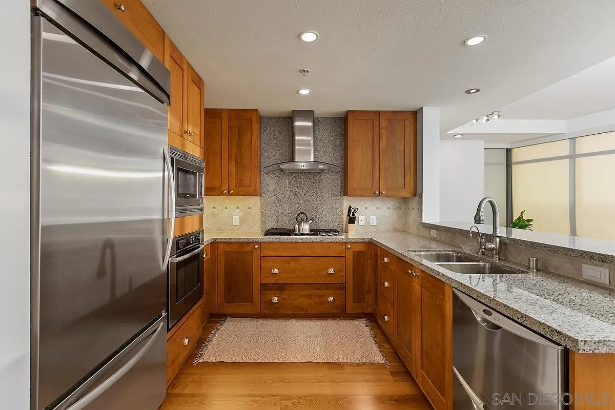 2 bed, 1294 sqft, $5,250 — Photo 4