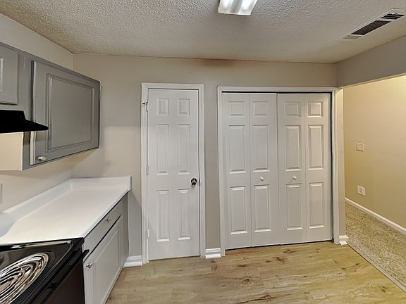 5th image of 812 Hillandale Ln