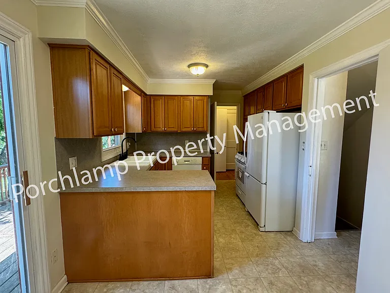 2615 Coit Ave NE — Photo 10