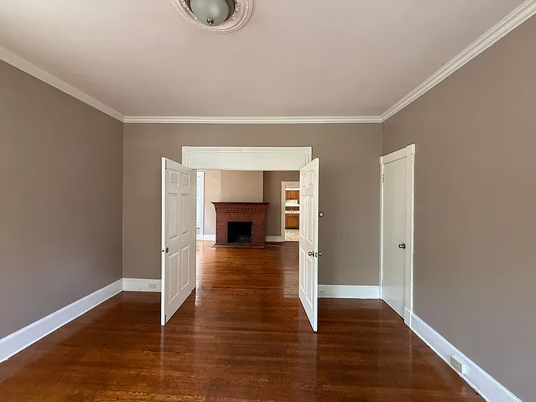 870 Elm St — Photo 5