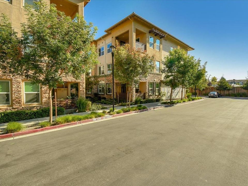 1st image of 1110 Karby Ter Unit 301