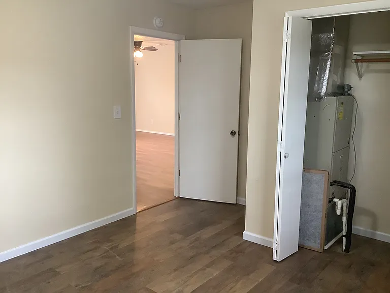 1331 Weaver Branch Rd #8 — Photo 6
