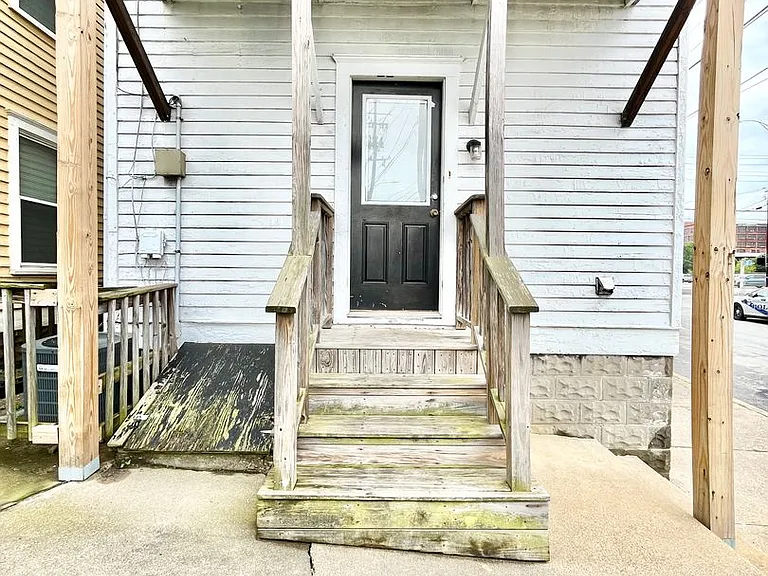 637 W Ormsby — Photo 13