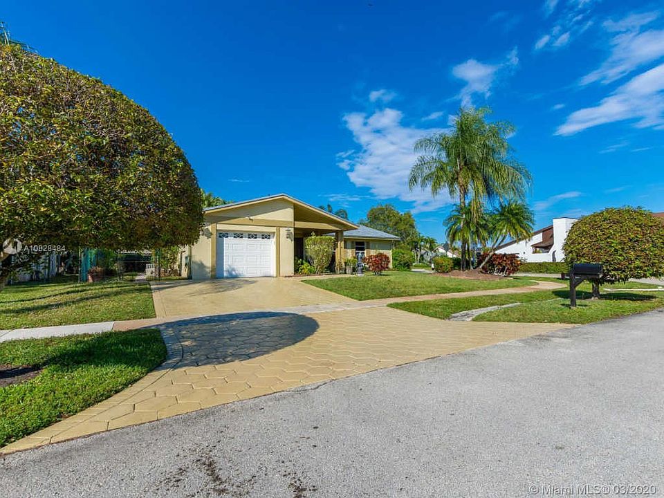 1st image of 16851 Royal Poinciana Dr