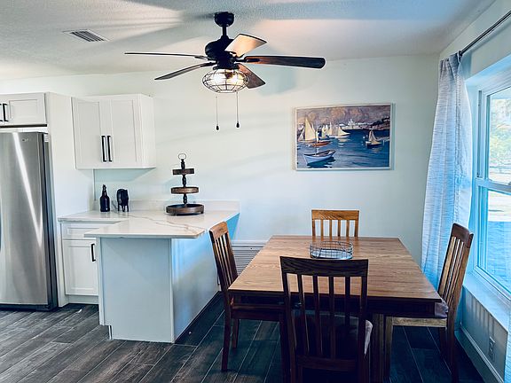 3rd image of 216 NE 3rd St #3