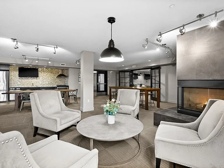 The Henry — Photo 14