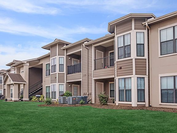 2nd image of 1001 S Guadalupe St #221
