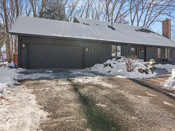 2640 Queensland Ln N, Plymouth, MN 55447