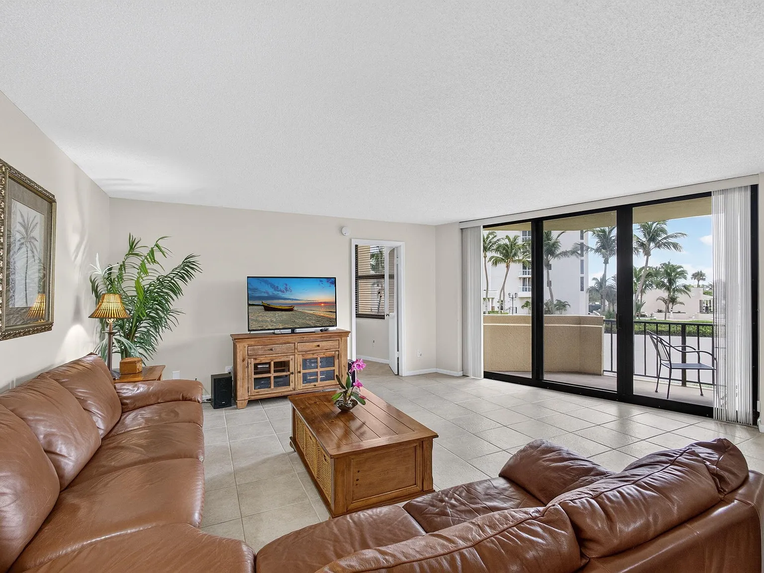 2 bed, 2.0 bath, 1219 sqft, $3,500 — Photo 3