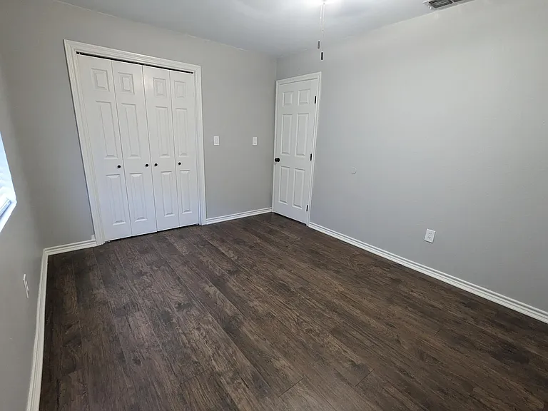 114 Scofield Ave #112 — Photo 11