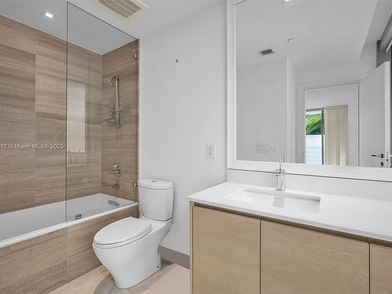 9501 Collins Ave #1 — Photo 27