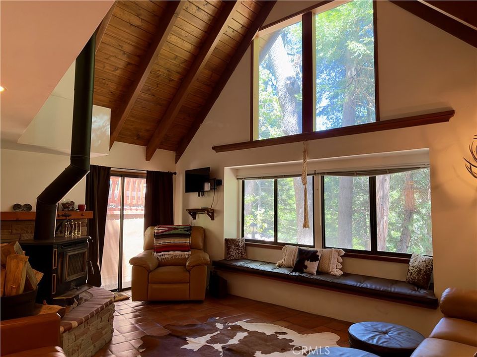 1st image of 777 Ivy Ln