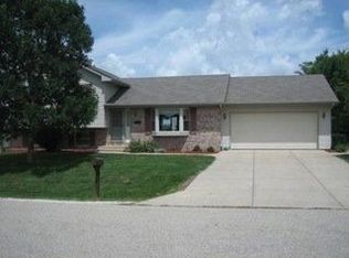 832 Ridgemont Dr, Burlington, WI 53105