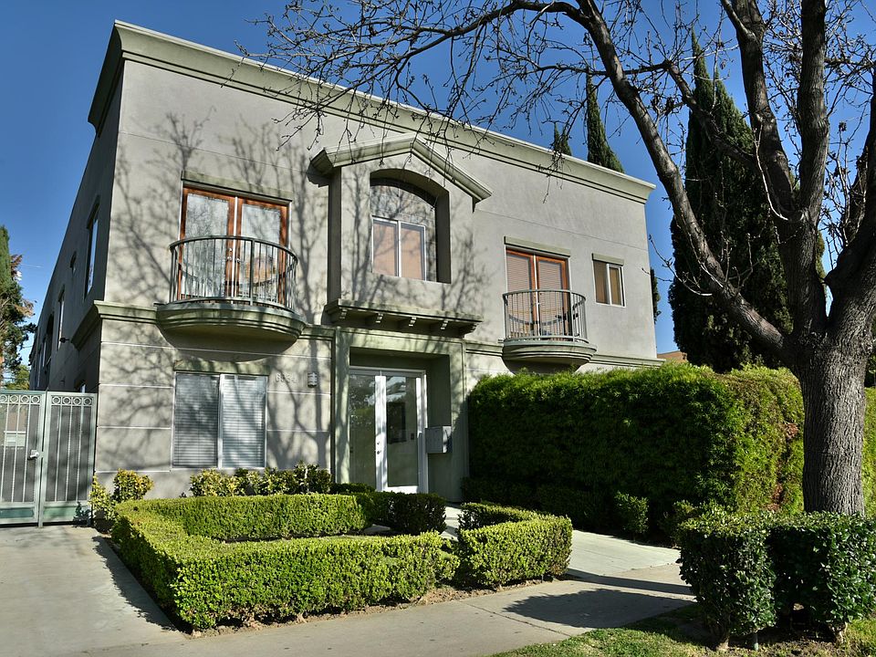 2nd image of 6534 Balboa Blvd APT D