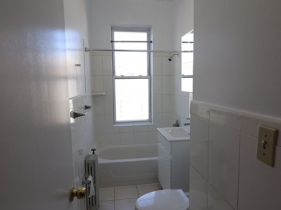 4th image of 1427 29th Ave Fl 3