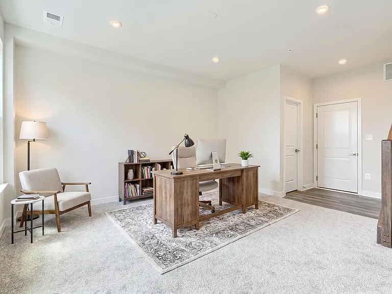 2024 Bolton St — Photo 5