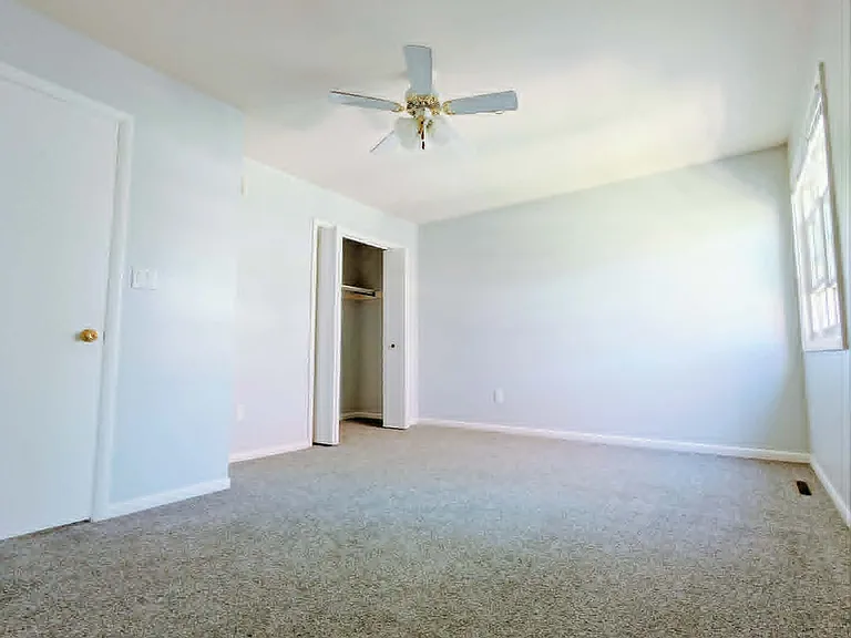 229 E Green Valley Cir — Photo 5