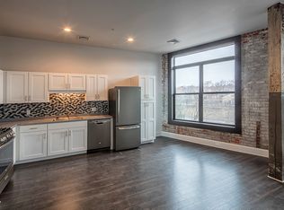 800 N Clinton St #F084801F5, Syracuse, NY 13204