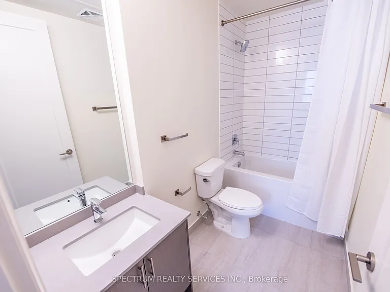 9000 Jane St #Penthouse 119 — Photo 29