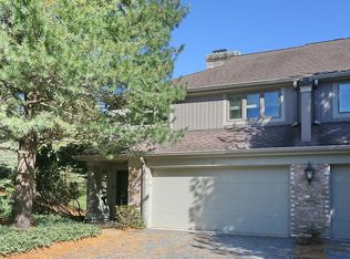 33 Whitman Ln, Mahwah, NJ 07430