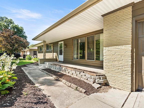 5th image of 4031 Greendale Dr
