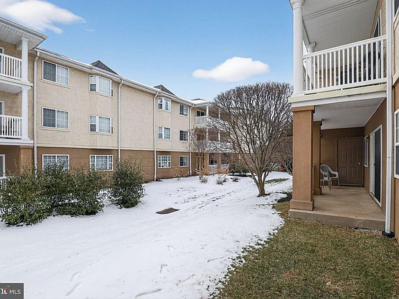 4th image of 104 Paoli Pointe Dr #G