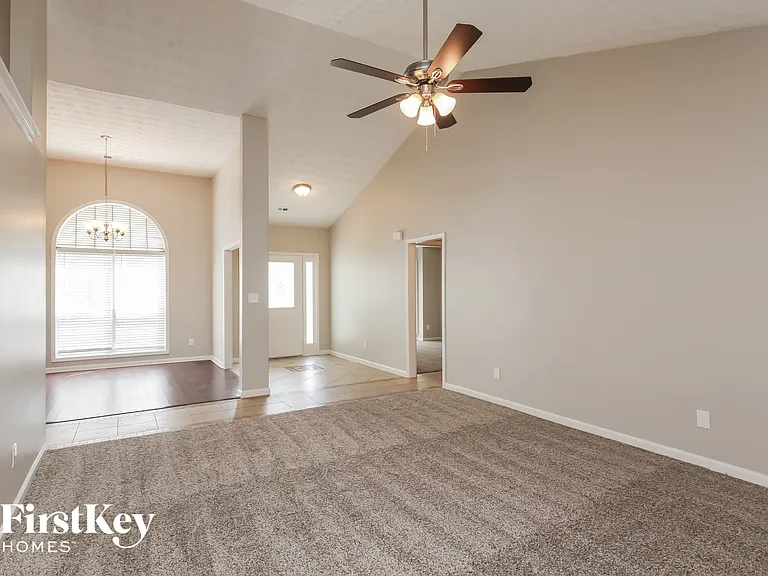 510 Sunnyside Dr — Photo 2