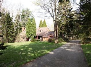 55 Meadowhill Ln, Moreland Hills, OH