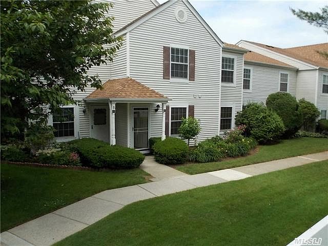 1st image of 300 Fairview Cir #300